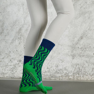 Custom Pilates Socks - WAVE TOE GRIP CREW โ view 2