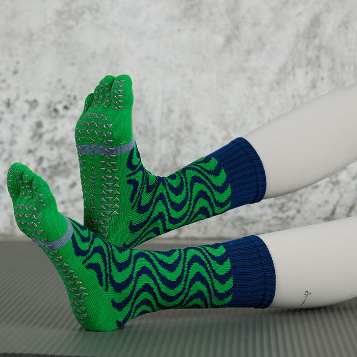 Custom Pilates Socks - WAVE TOE GRIP CREW — view 5