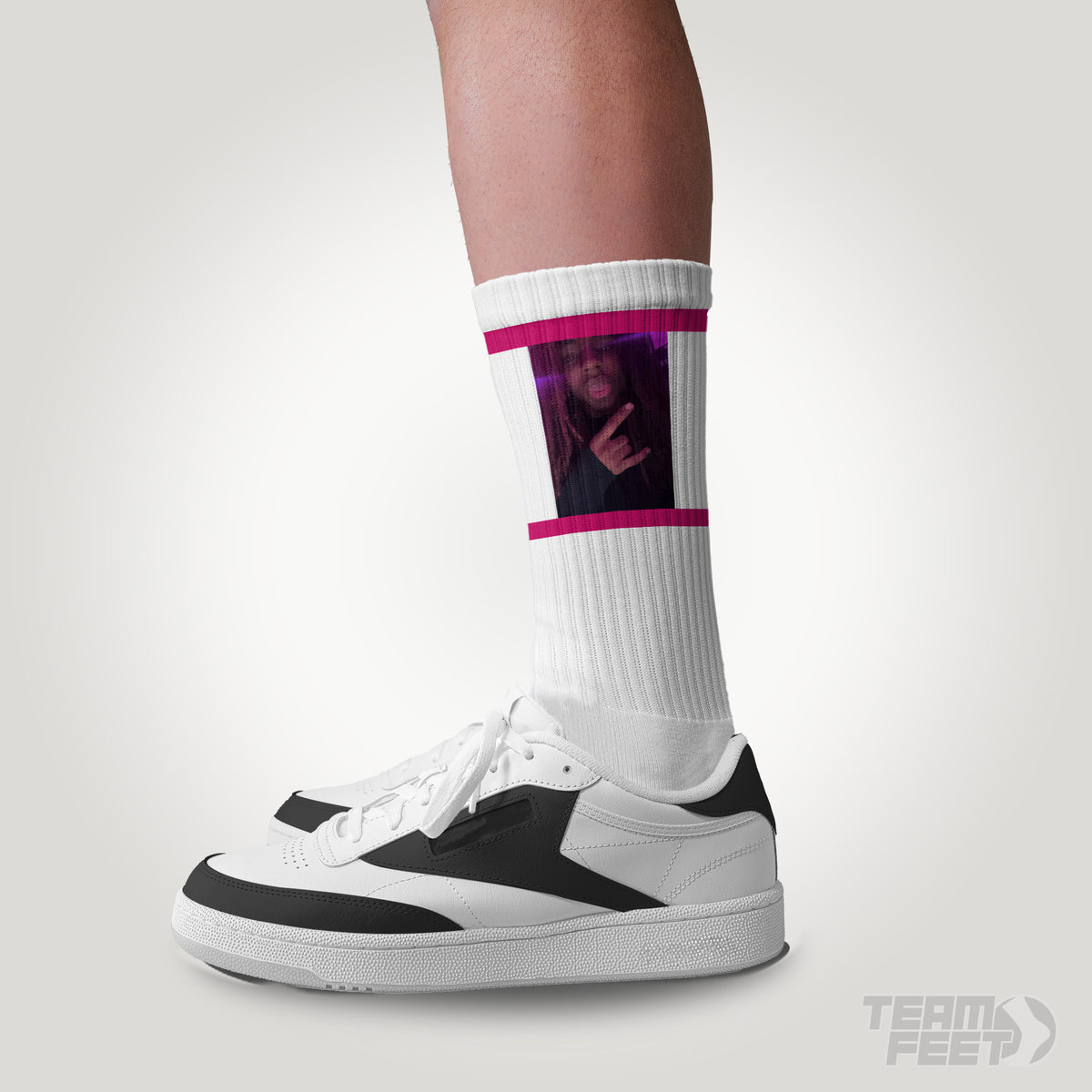 i’m they- CREW mockup