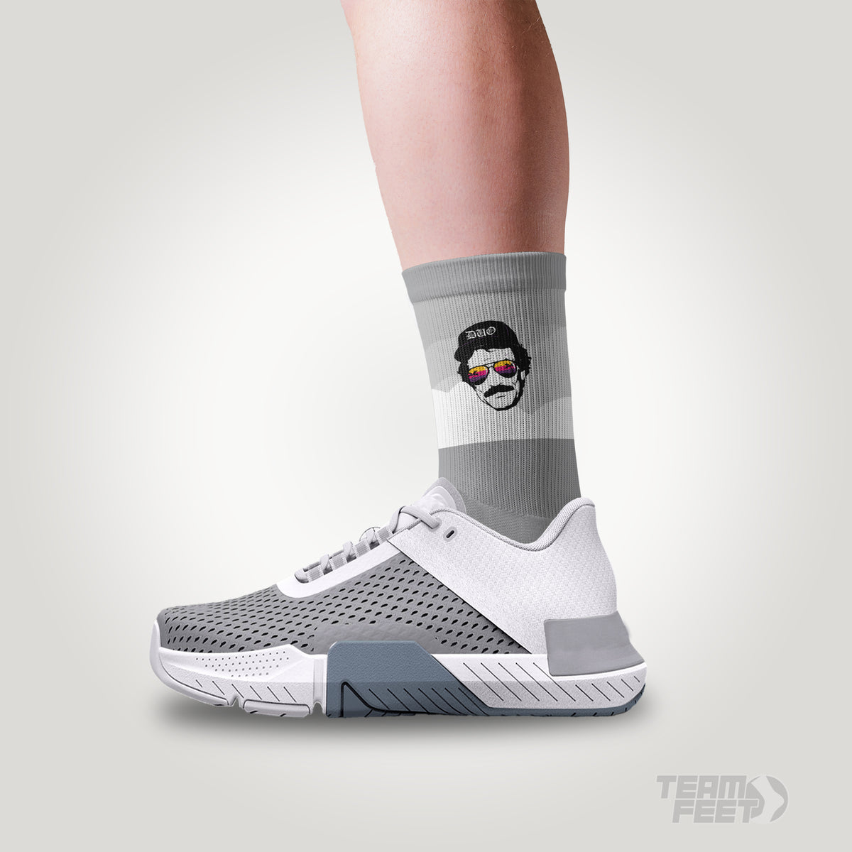 No name just a logo - MID mockup